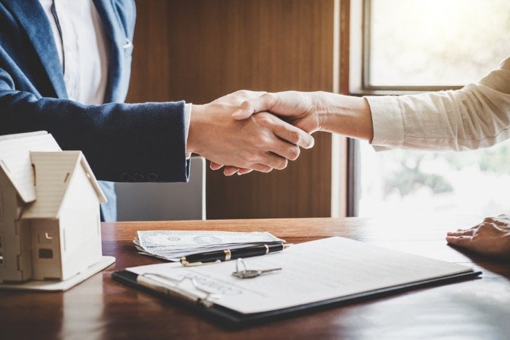 Handshake on a insurance agreement