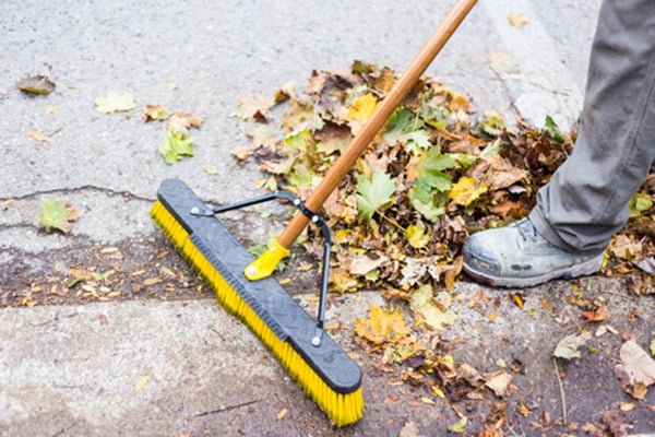 Cleaning fall leaves