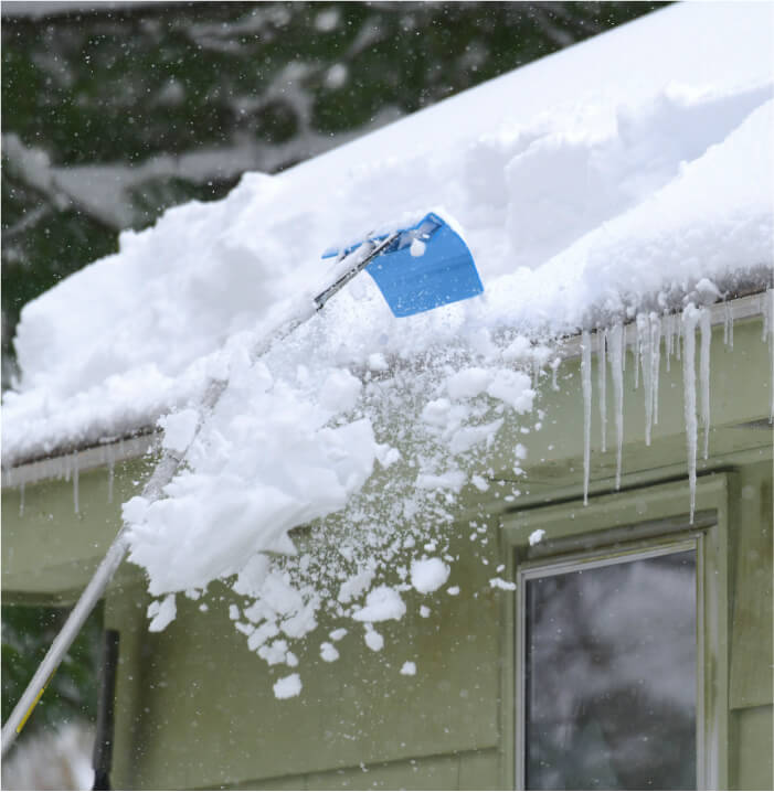 Removing ice from a roof