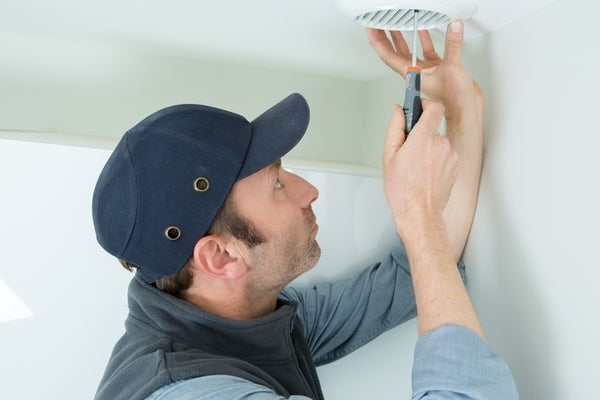 testing fan grate on ceiling